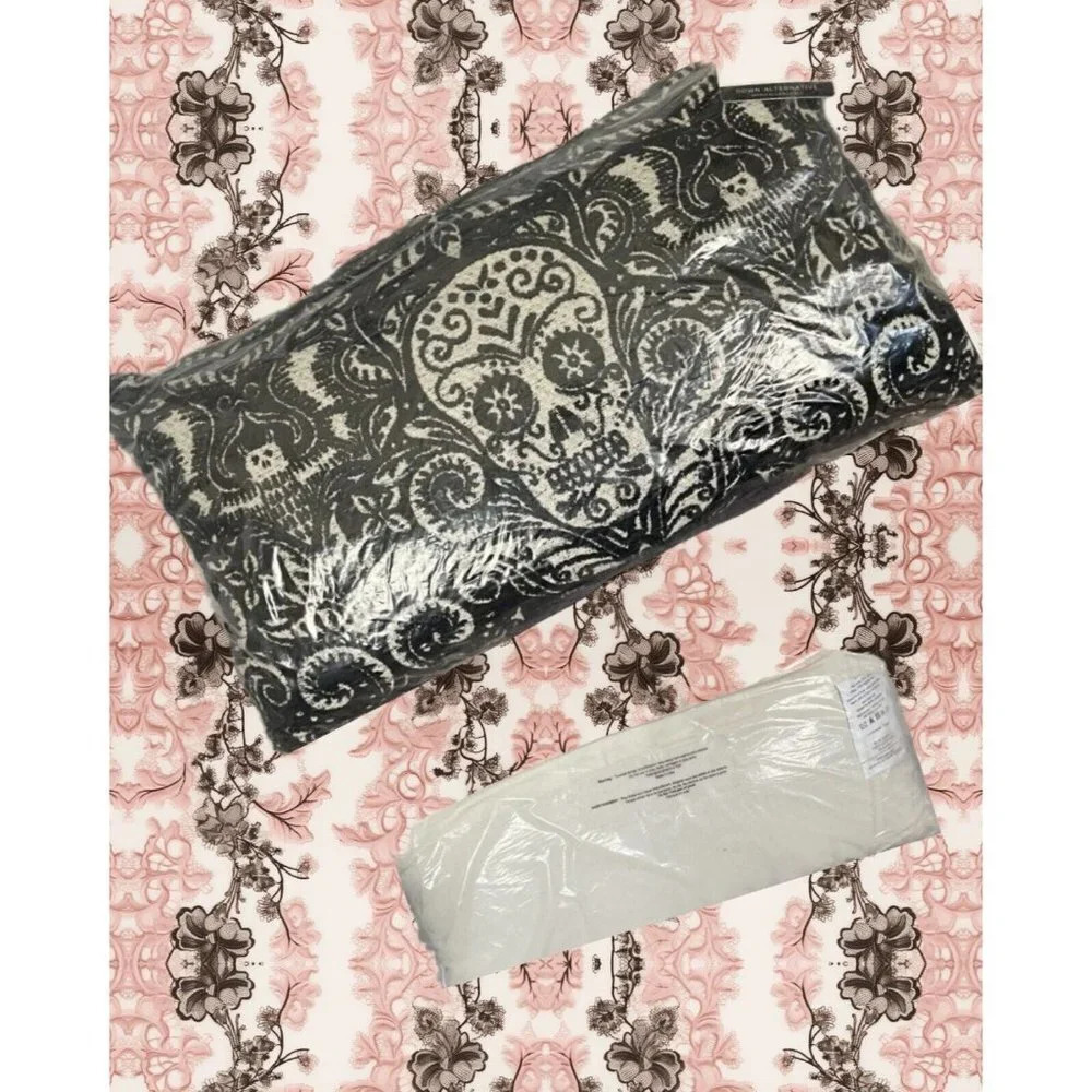 Novogratz Black & Vanilla Jacquard Skull & Bat Graphic Decor Pillow